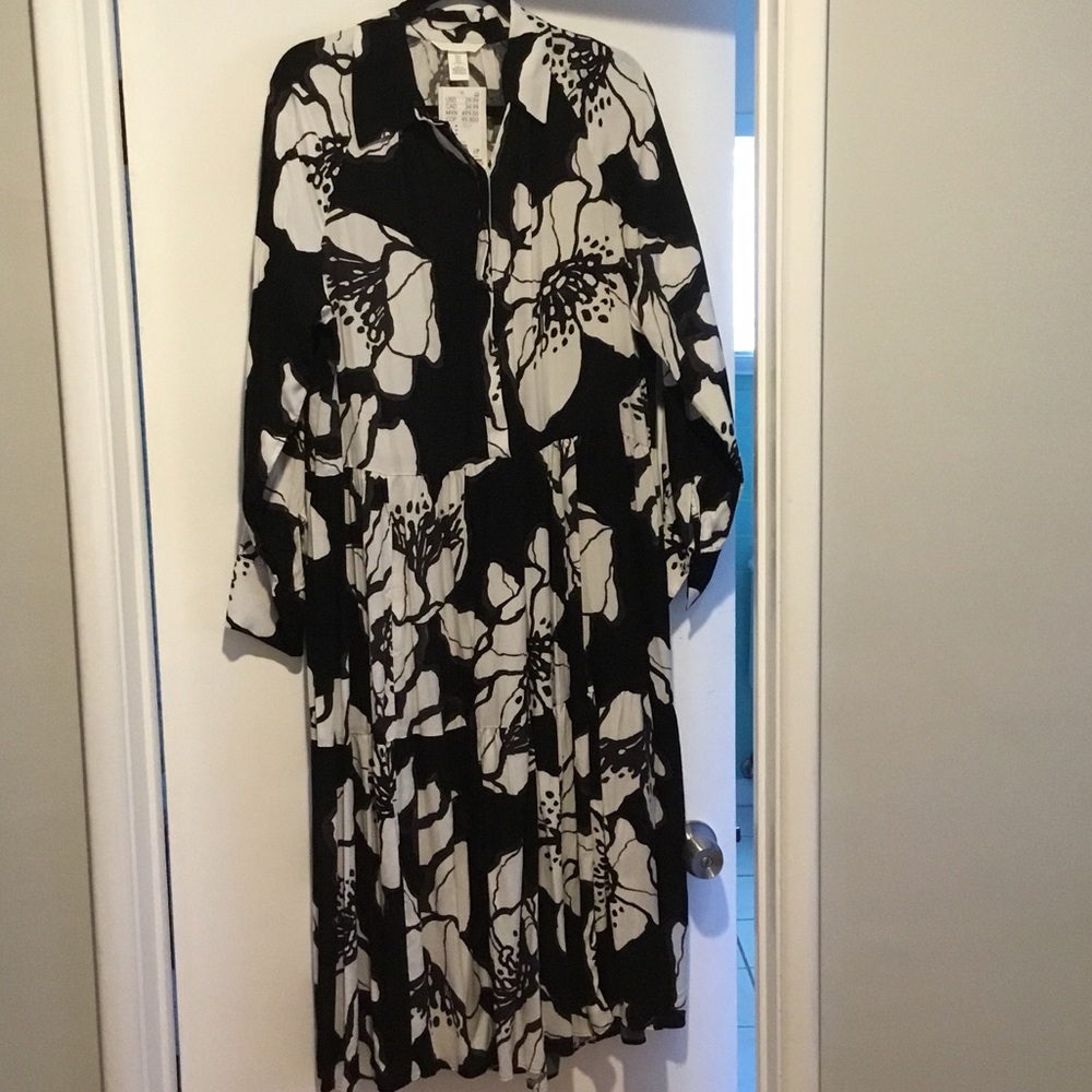H&M Black and White Floral Collared Midi Dress